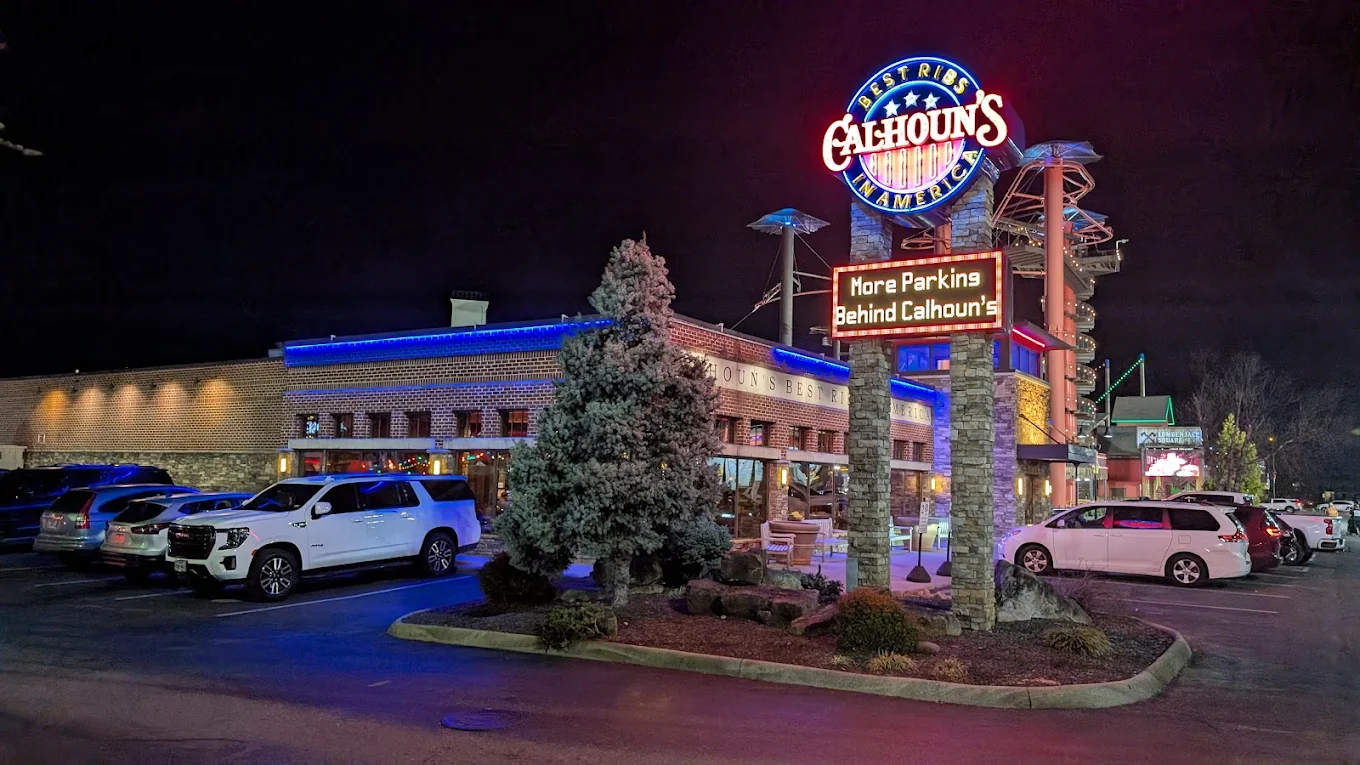 Timbers Lodge Pigeon Forge — photo 49 of 52